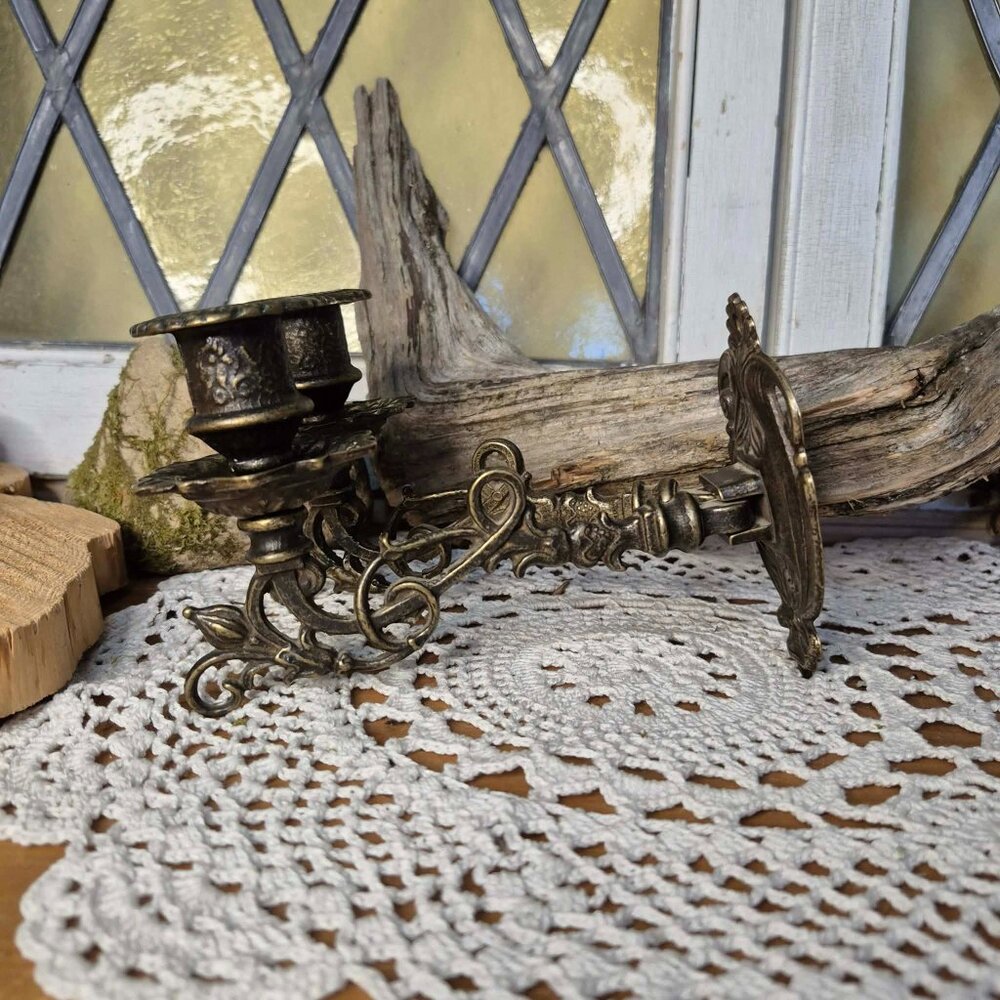 90s Vintage Aged Brass Wall Sconce Candlestick Holder - Picture 5 of 12